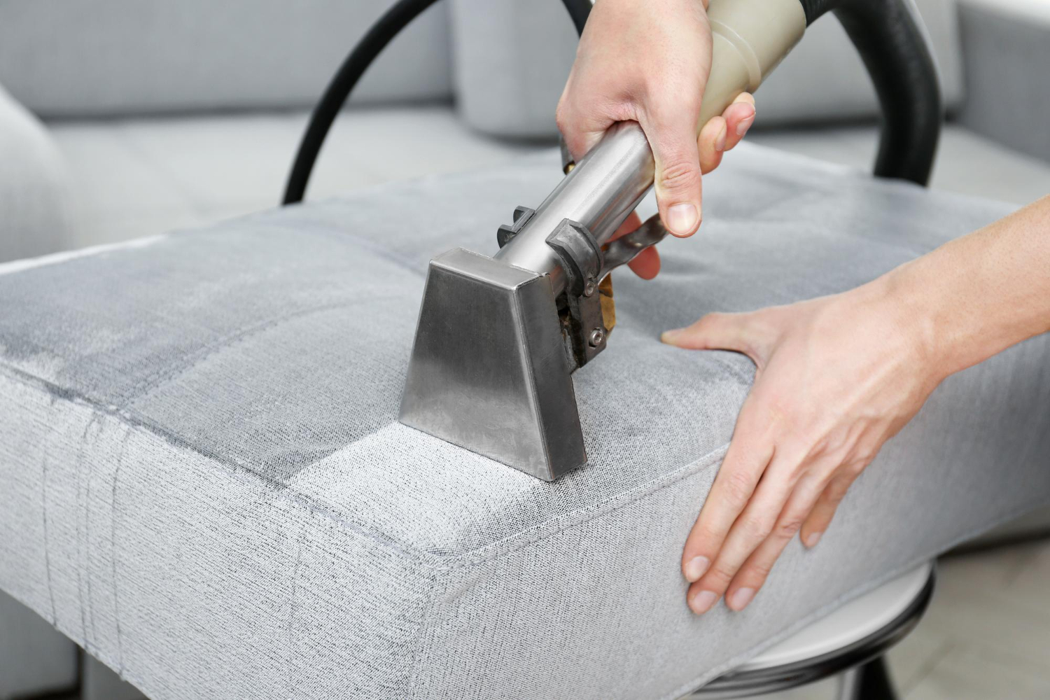 Limpieza de muebles tapizados: guía práctica
